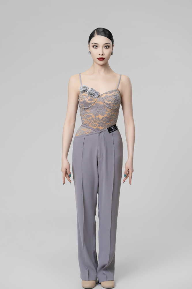 Three flowers lace suspenders bodysuit （Gray/With earring）