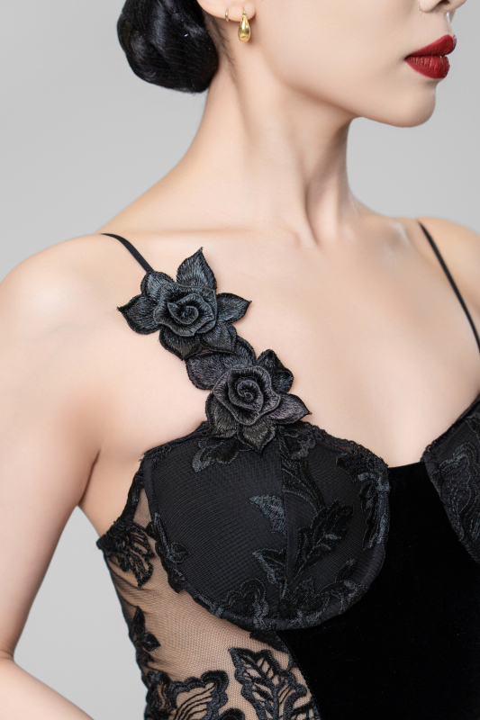 Velvet stitching roses Embroidered suspender Bodysuit（Black）