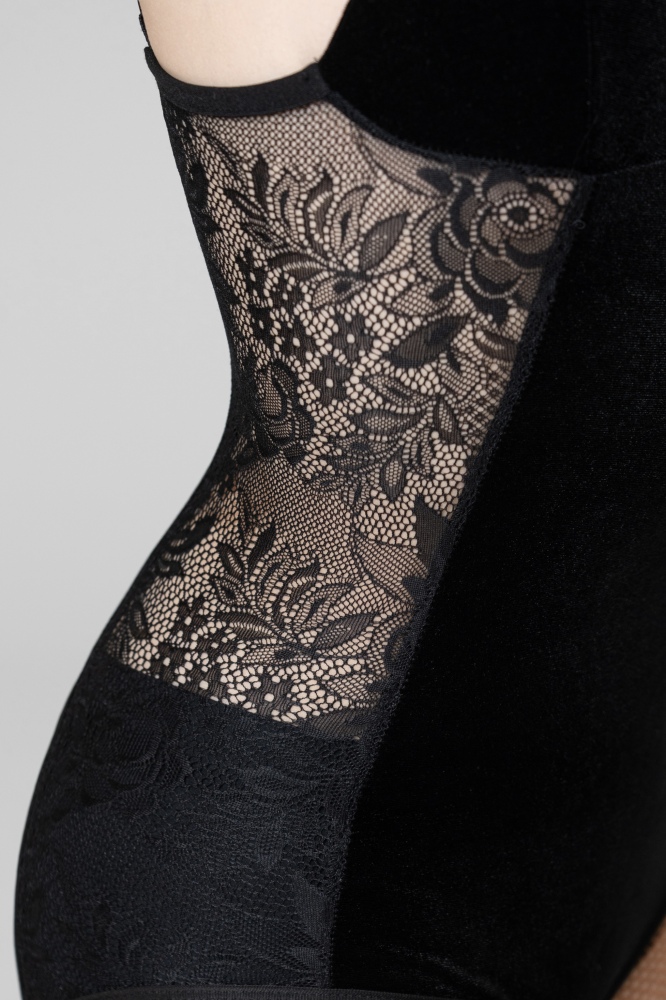 Velvet back cross strap bodysuit(Black)