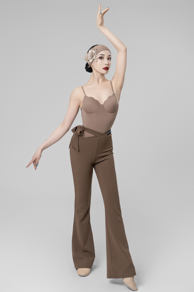 Petal lace patchwork suspender Bodysuit(cocoa）