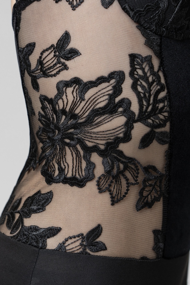 Velvet stitching roses Embroidered suspender Bodysuit（Black）