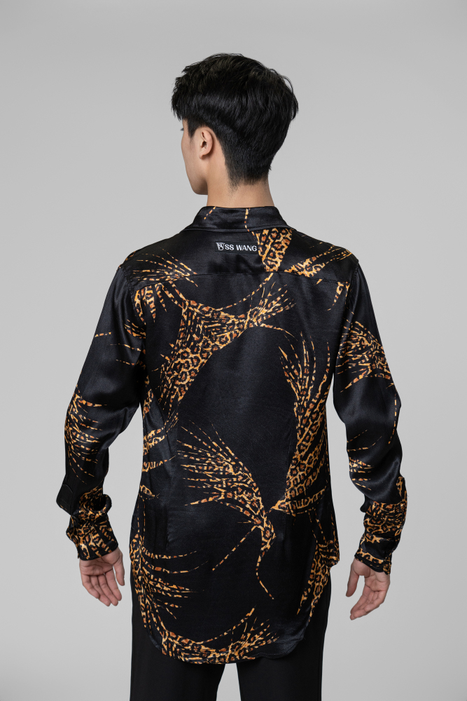 Man maple leaf shirt