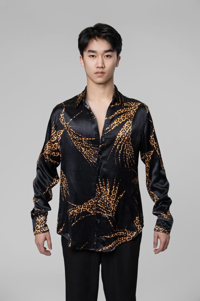 Man maple leaf shirt