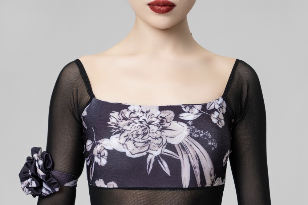 Long-sleeved gauze tassel suit（white flower on black background /With Arm flower）