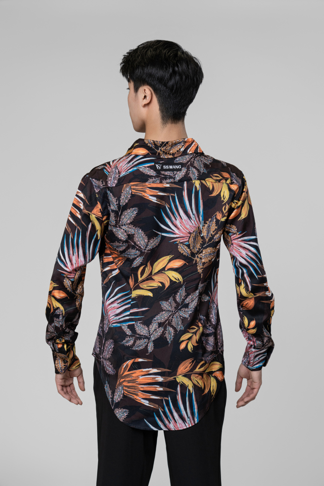 Man maple leaf shirt