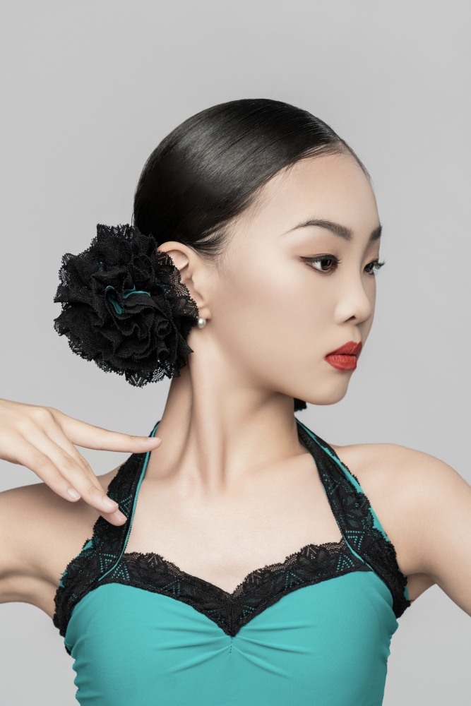 Lace halterneck skirt suit(Toffee / With Hair Accessories)