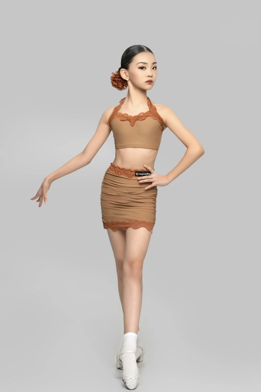 Lace halterneck skirt suit(Toffee / With Hair Accessories)