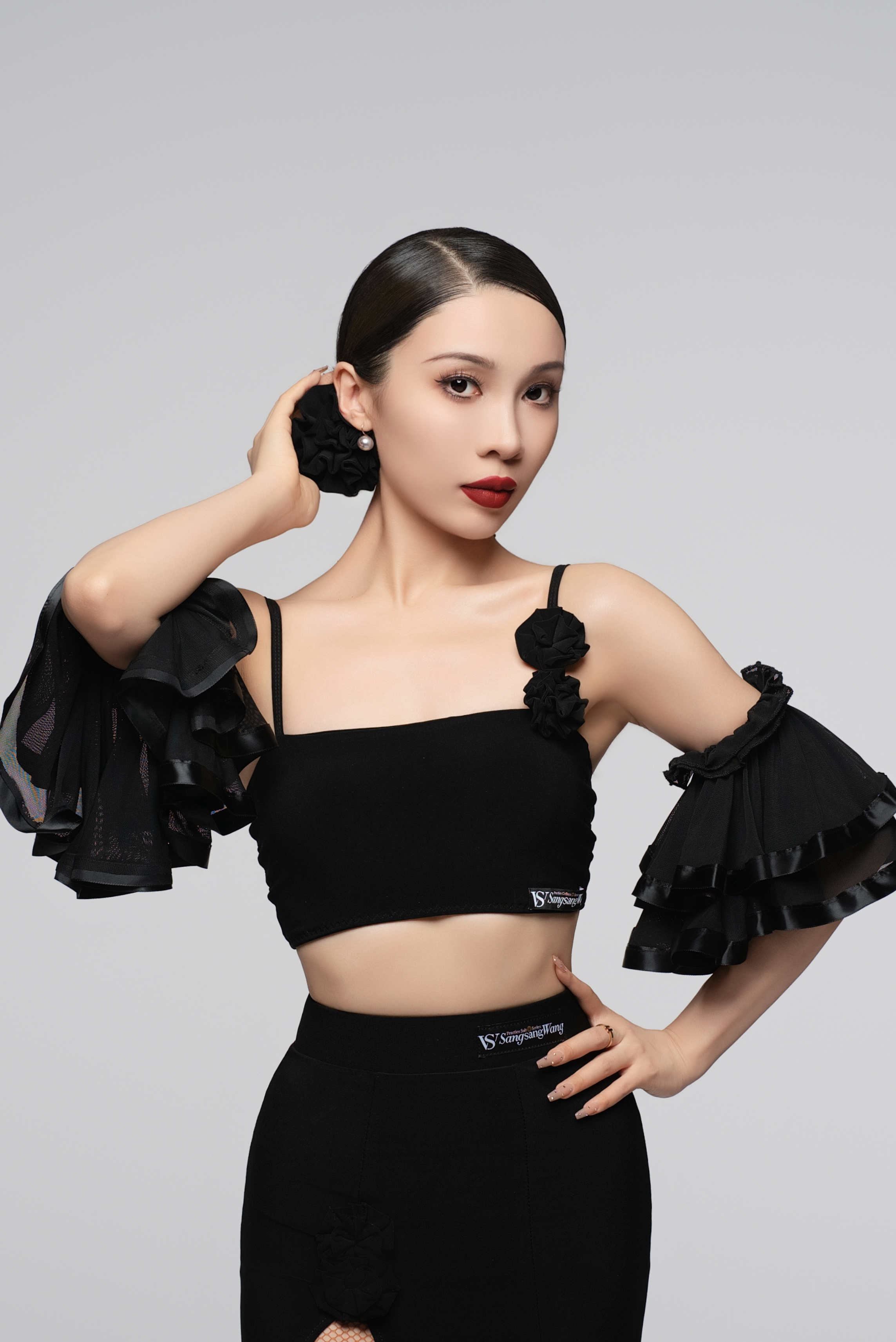 Floral Twisted Strappy Top For Women (Red/ With Hair Accessories)