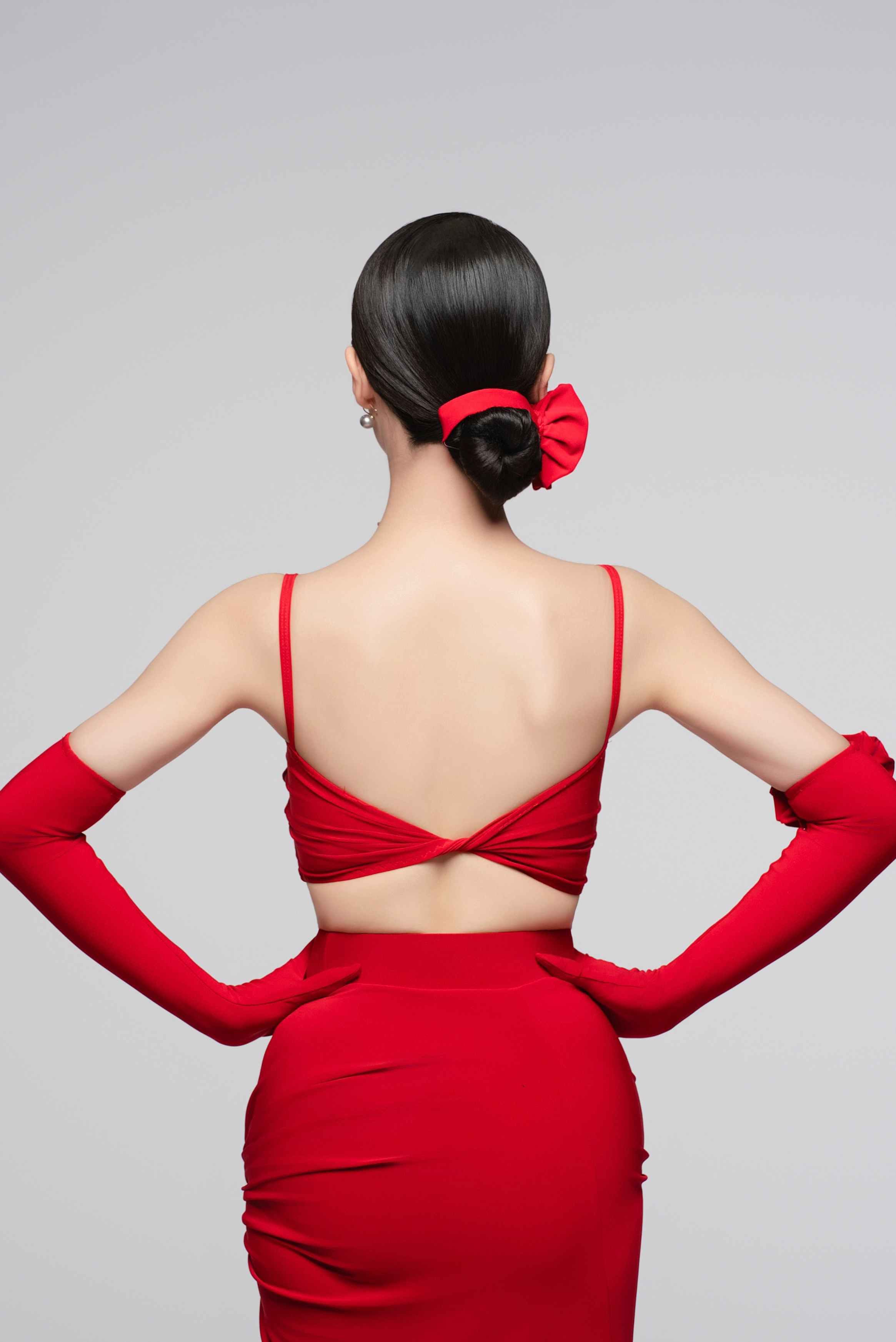 Floral Twisted Strappy Top For Women (Red/ With Hair Accessories)