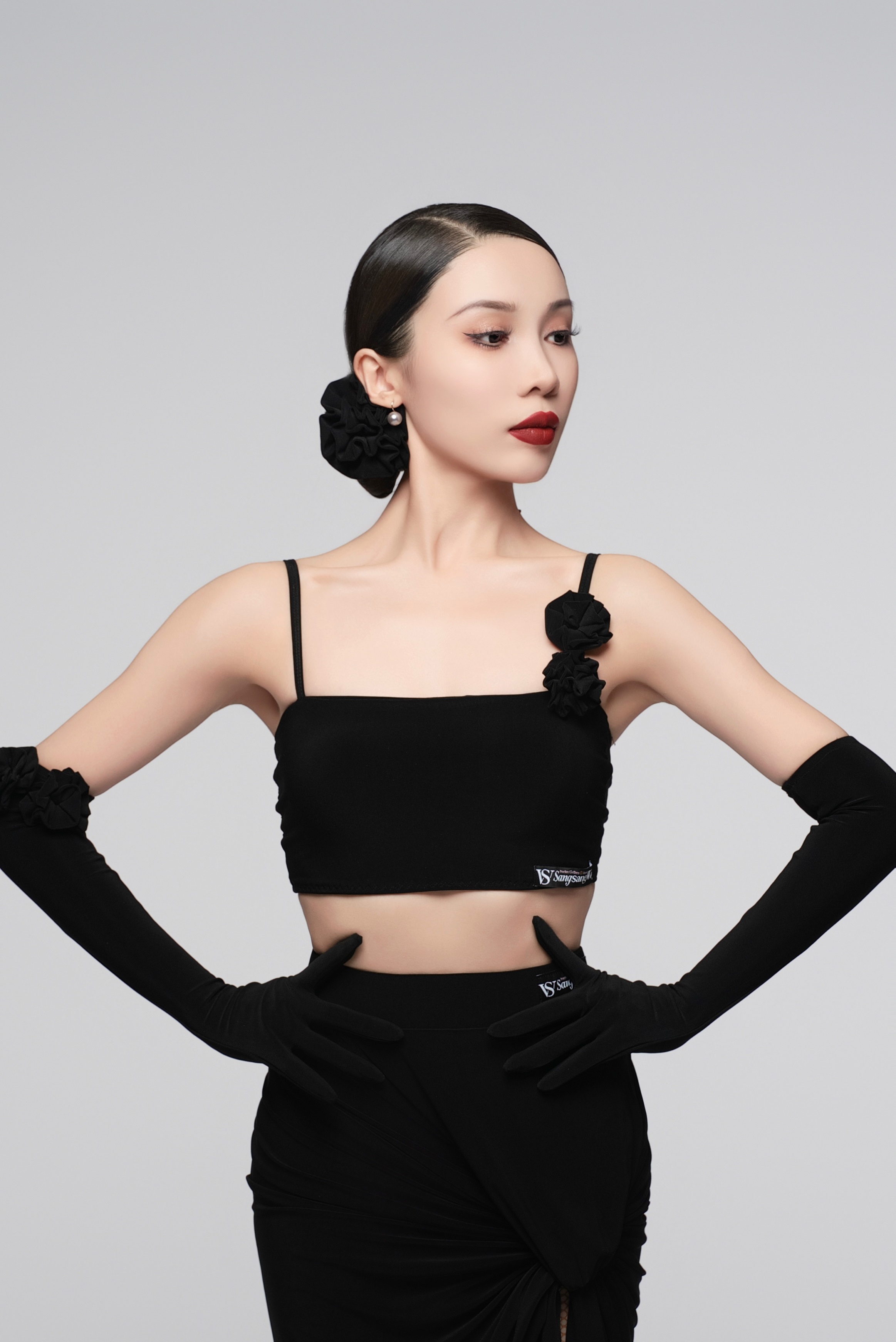Floral Twisted Strappy Top For Women (Red/ With Hair Accessories)