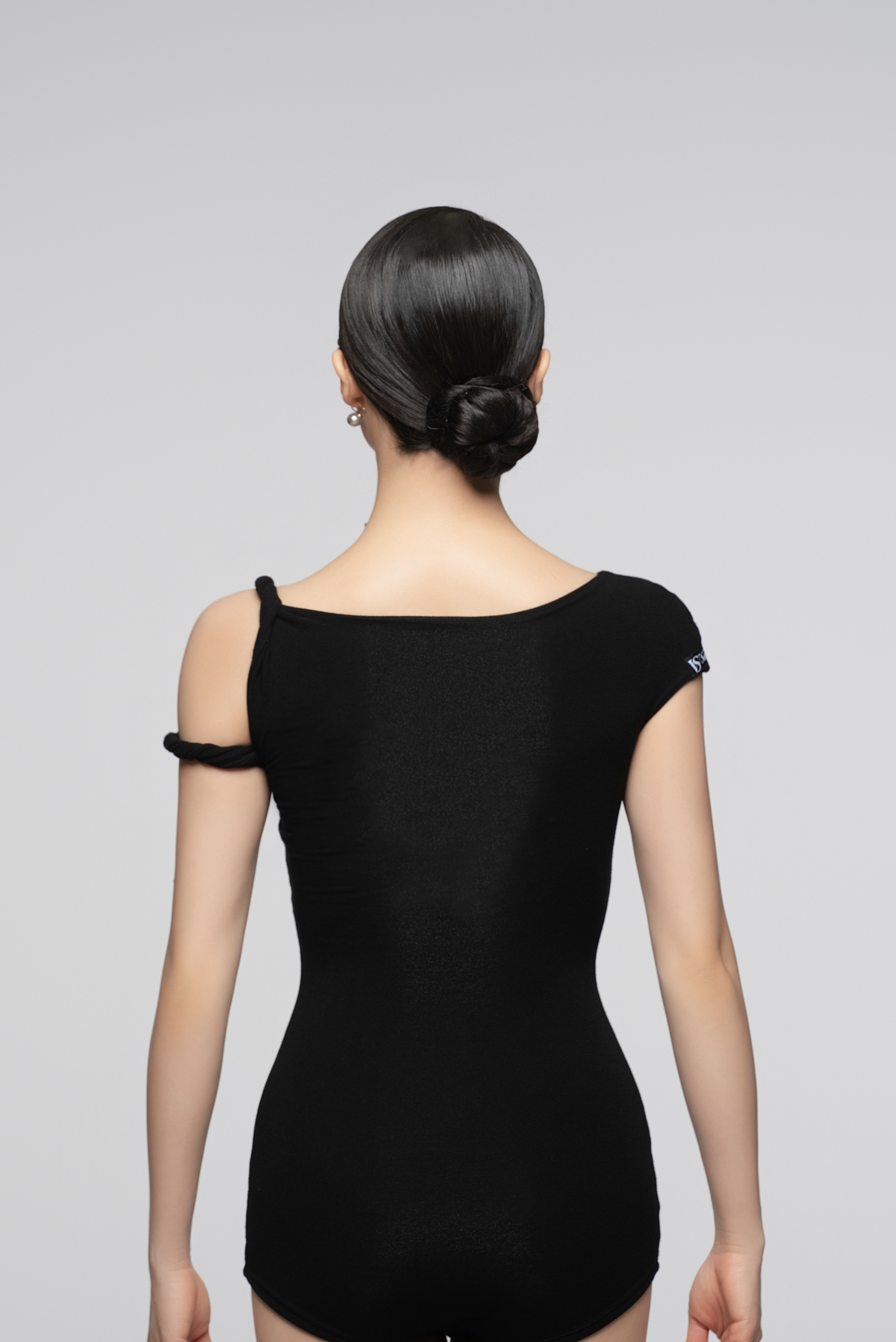 Ultra-Fine Ribbed Asymmetrical Shoulder Twisted Cord Bodysuit For Women (Nude)