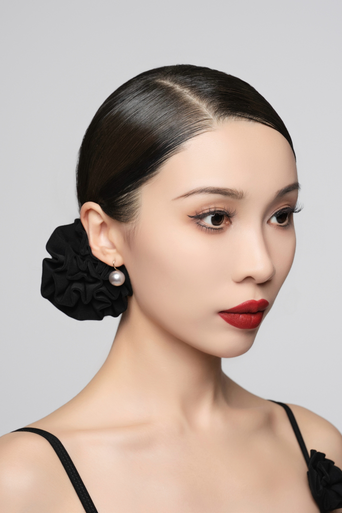 Floral Twisted Strappy Top For Women (Red/ With Hair Accessories)