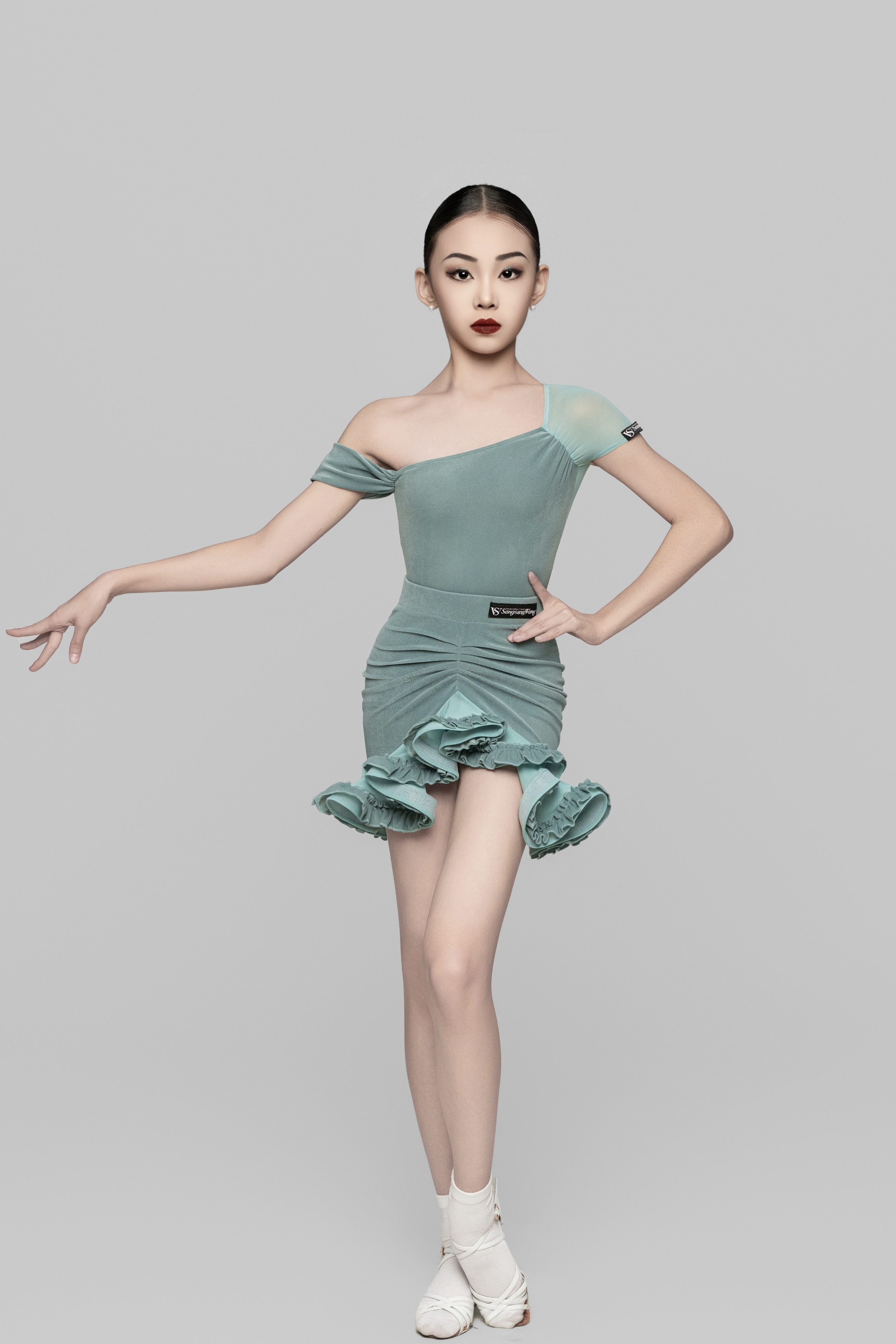 女童丝绒拼接纱网不规则无袖连体衣（绿色）