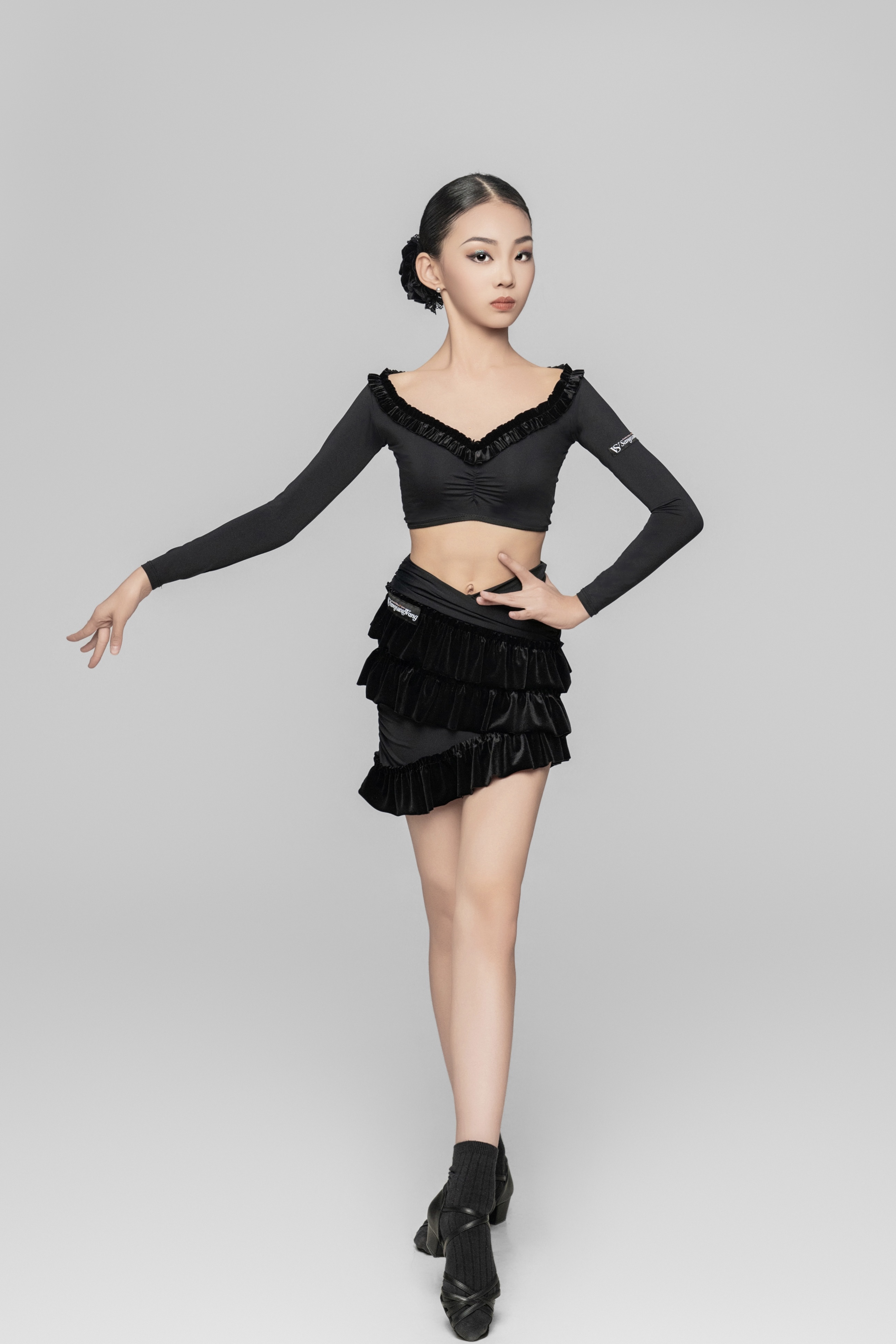 女童花边公主长袖短款上衣（含头饰 / 黑色）