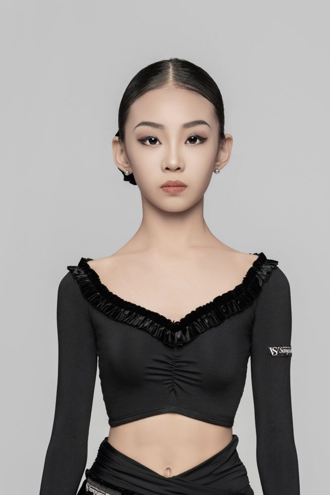 女童花边公主长袖短款上衣（含头饰 / 黑色）
