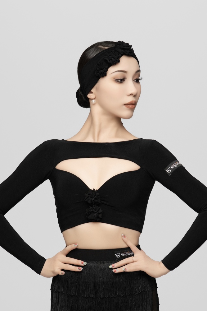 Women's Cropped Top with Hollow Floral Design (Brick Red / With Hair Accessories)