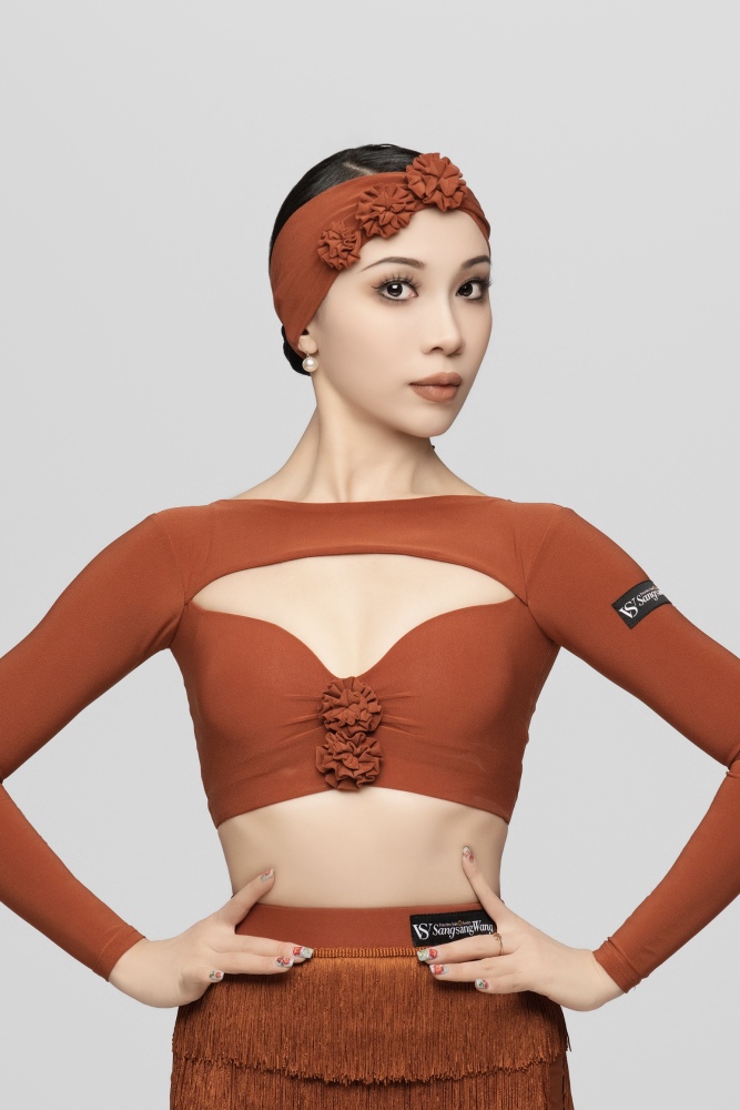 Women's Cropped Top with Hollow Floral Design (Brick Red / With Hair Accessories)