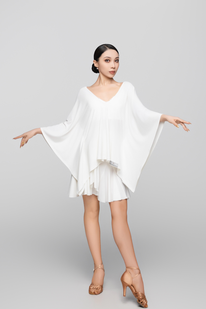 女士蝙蝠袖上衣含吊带两件套（白色）