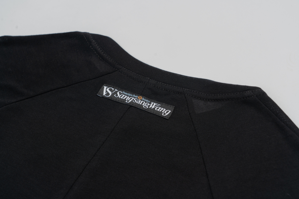 男童黑色双层错位圆领上衣