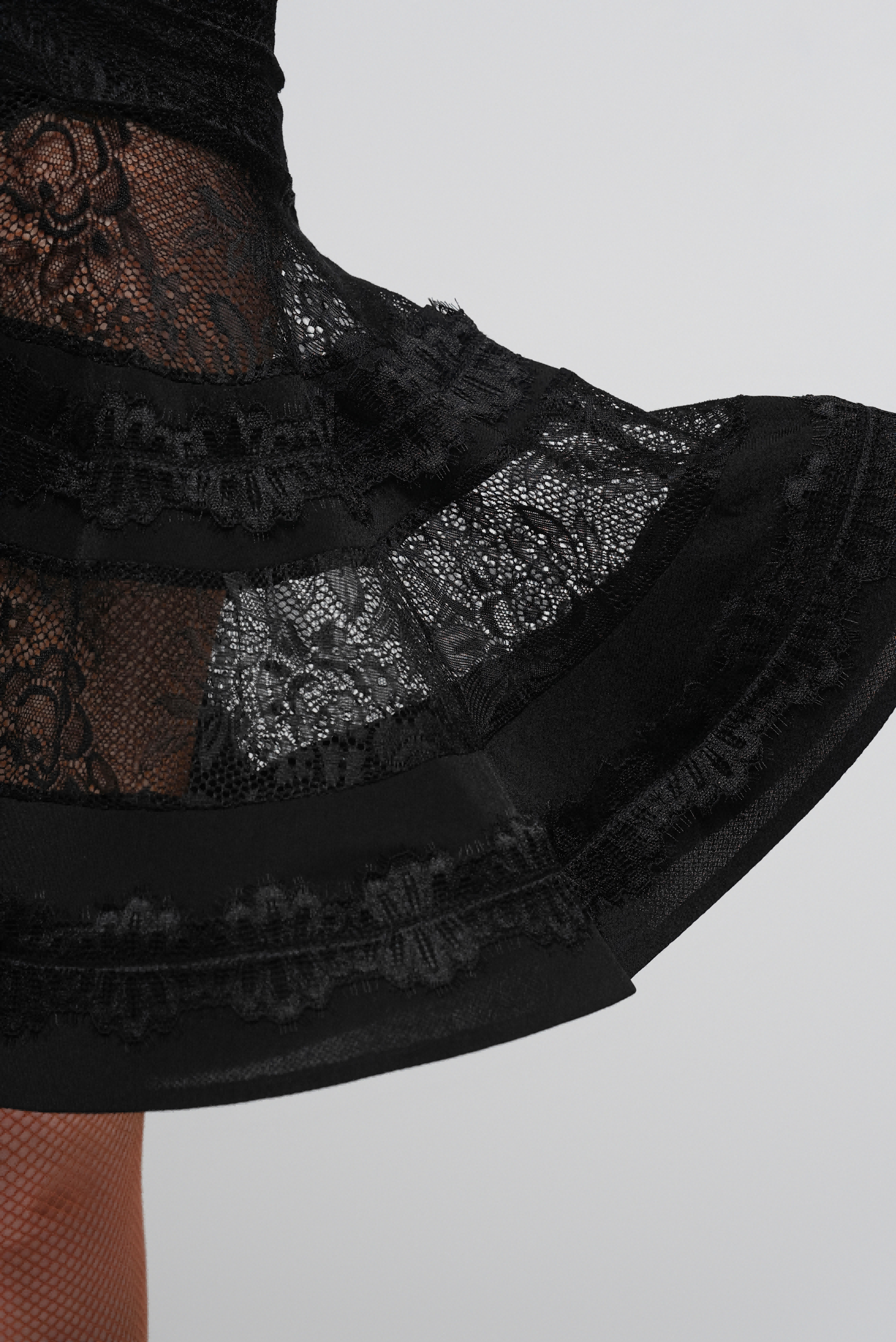 Lace V-Waist Maxi Dress (Grape Purple)