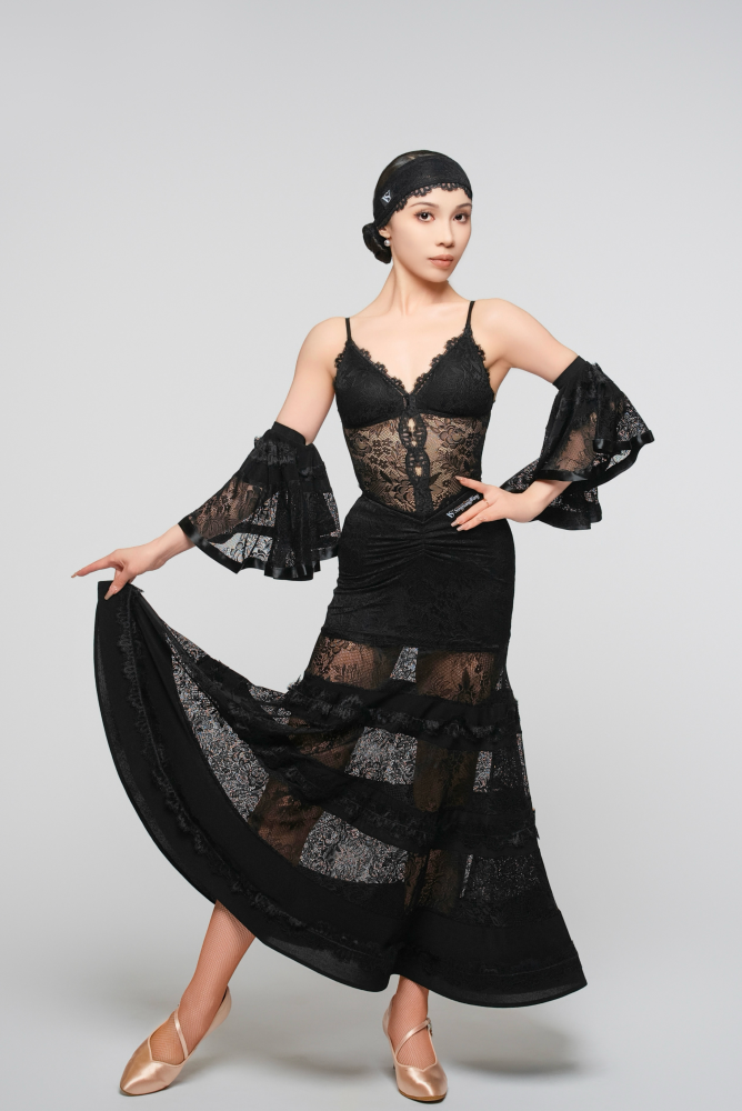 Lace V-Waist Modern Dress (With Sleeve Accessories / Grape Purple)