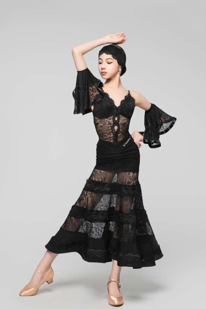Lace V-Waist Modern Dress (With Sleeve Accessories / Grape Purple)
