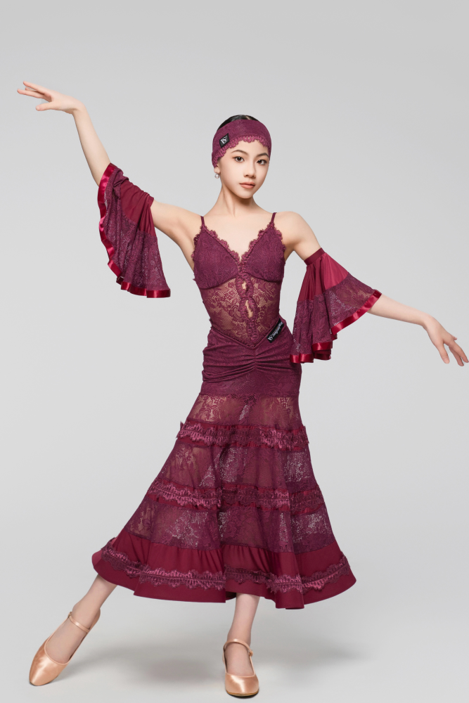 Lace V-Waist Modern Dress (With Sleeve Accessories / Grape Purple)