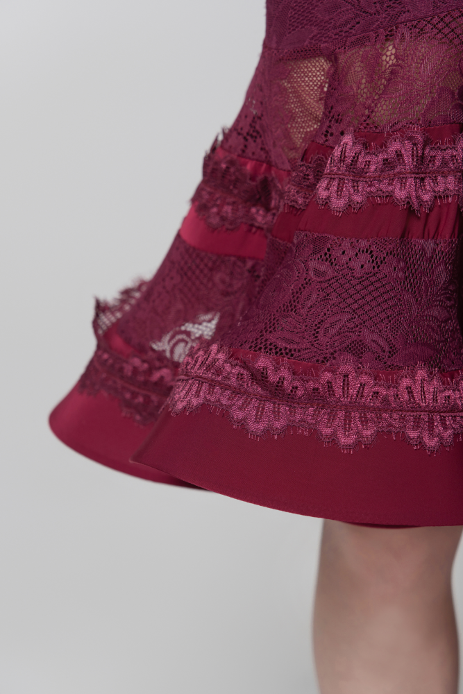 Lace V-Waist Maxi Dress (Grape Purple)