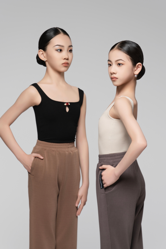 Girls' "Little Red Flower" Ribbed Sleeveless Jumpsuit (Light Apricot)