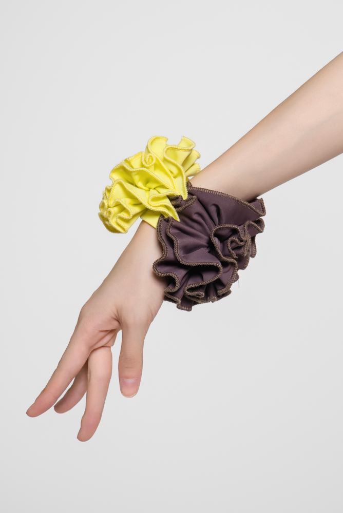Girls' Floral Sleeveless Crop Top (with Two Wrist Corsages / Coffee with Yellow & Blue)