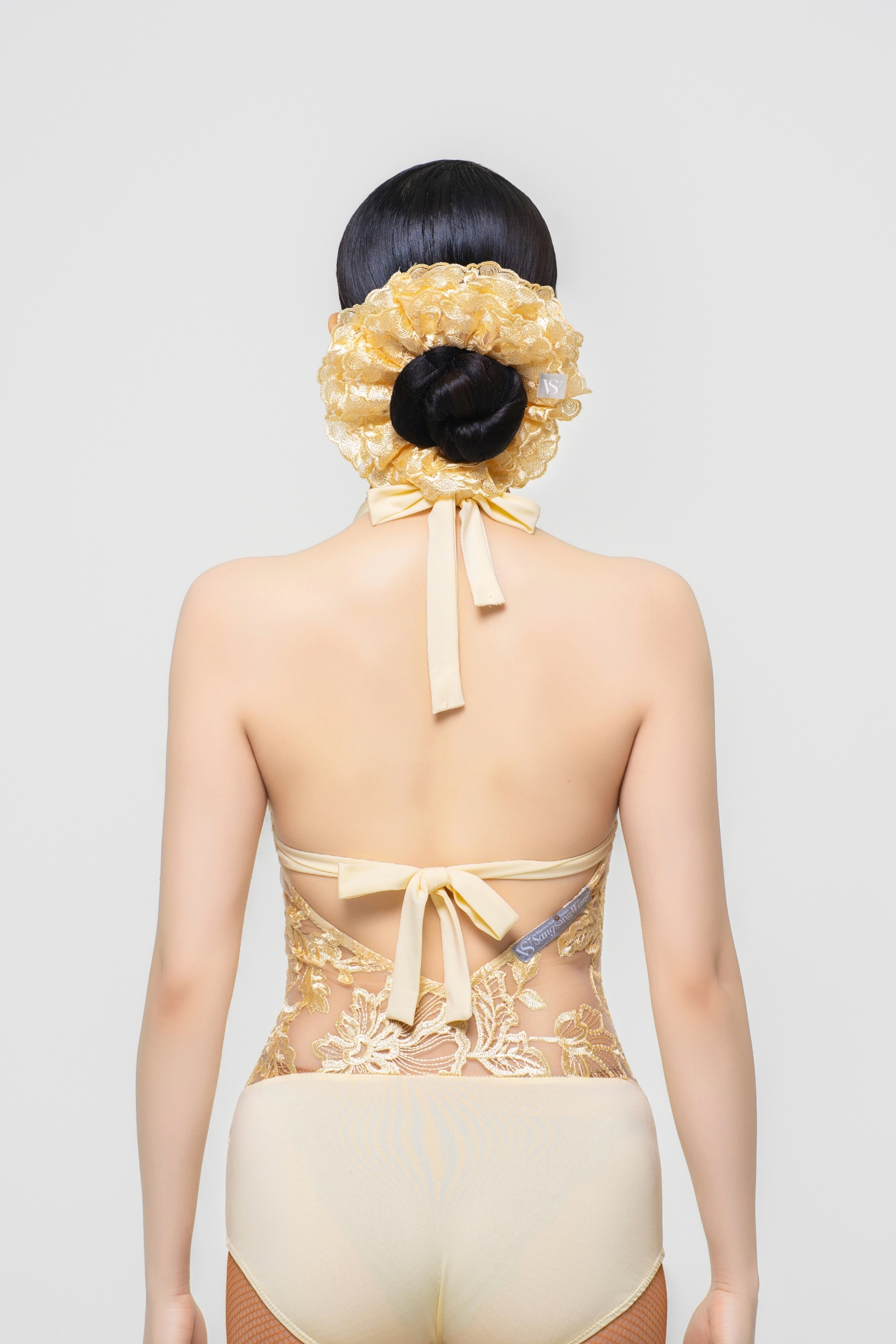 Women's Rose Embroidery Two-Flower Halter Bodysuit（Chick Yellow）
