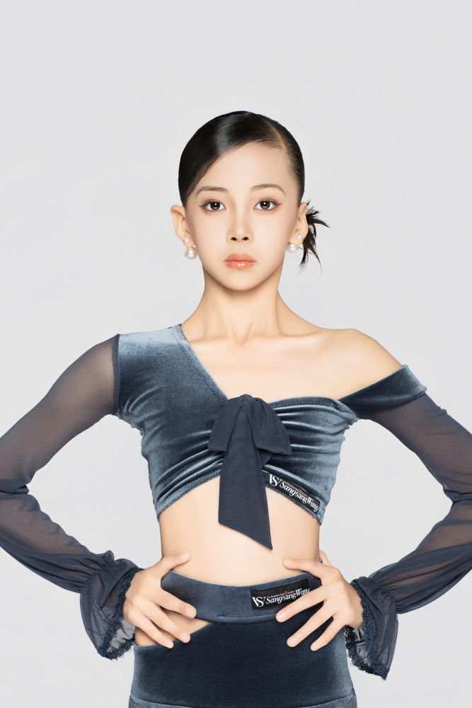 Girl’s Bell-Sleeve Short Velvet Top（Gray-Blue）#251011