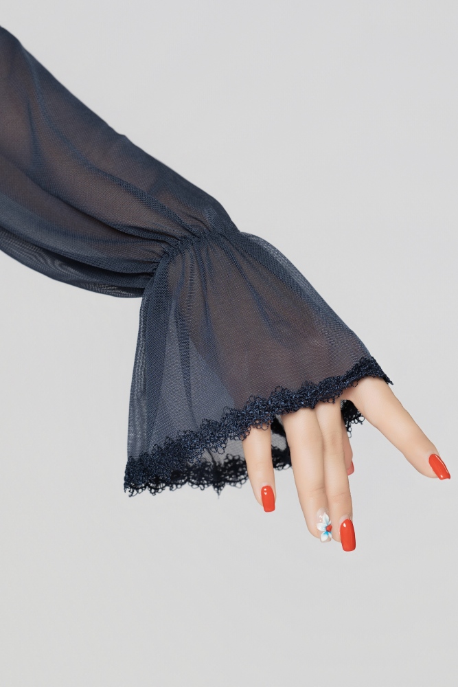 Women's Bell-Sleeve Short Velvet Top（Black）#251013