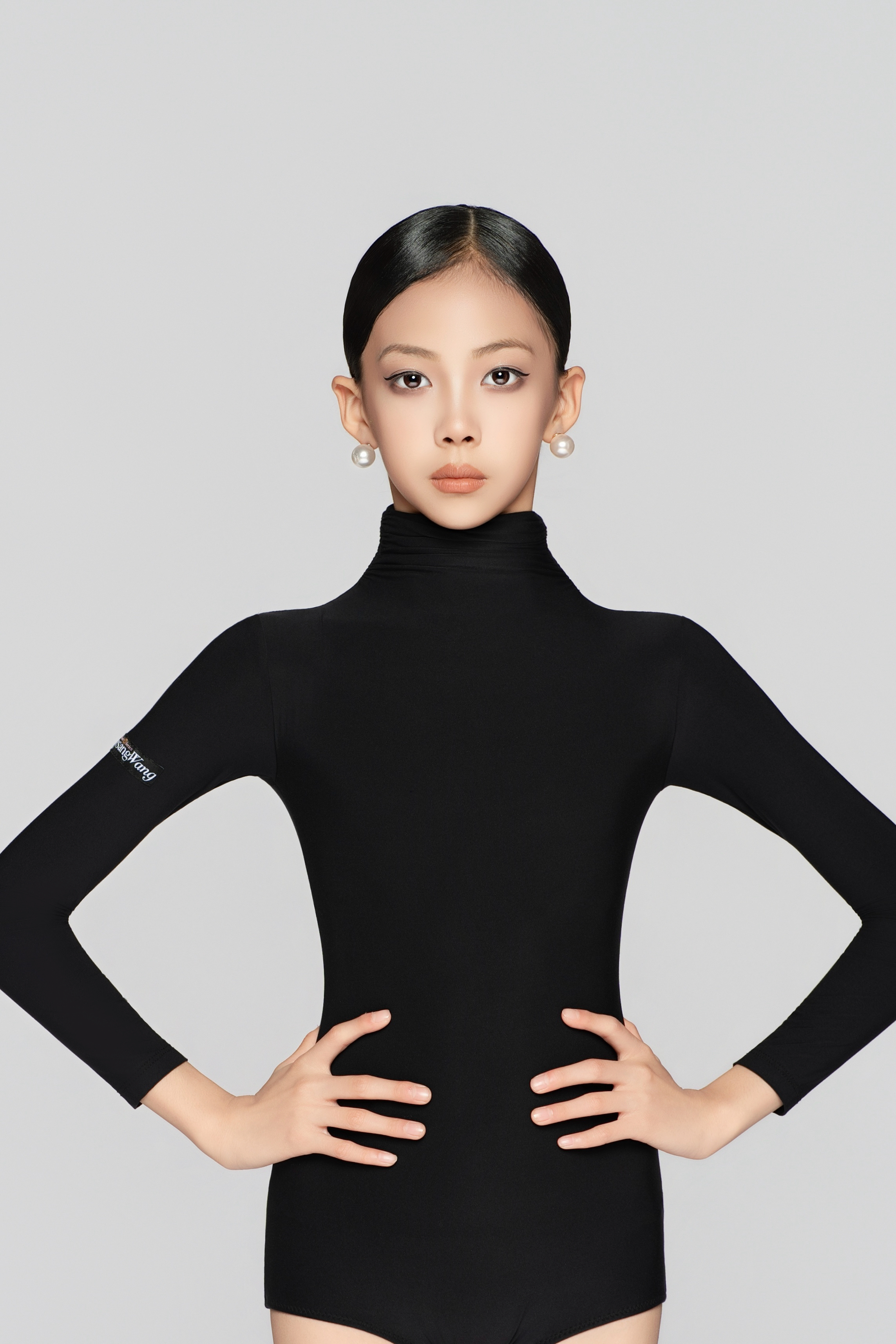 Girls’ Barely There Ultra-Lightweight Turtleneck Pleated Long-Sleeve Bodysuit（Nude）#251117