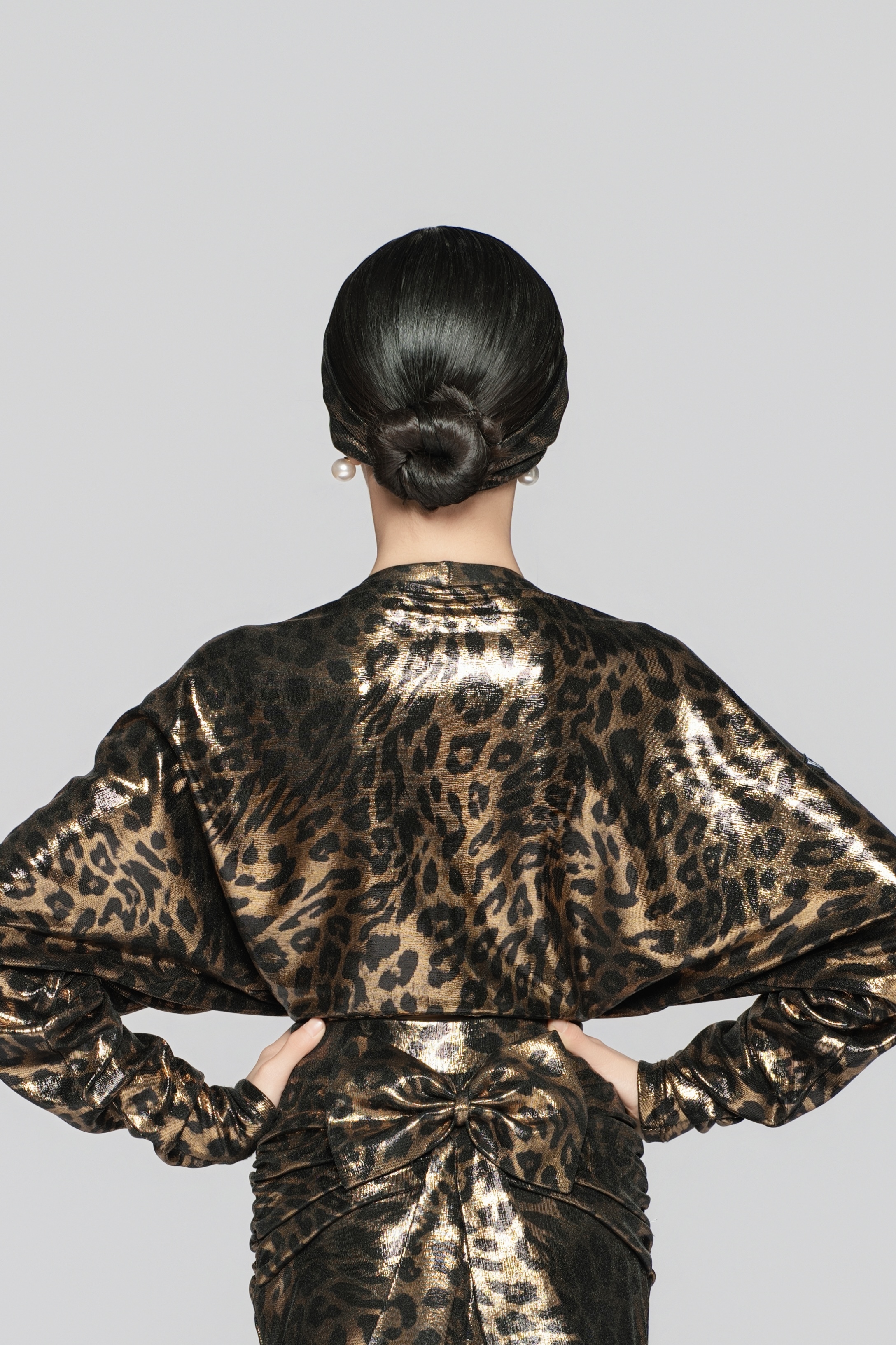 Girls' Shiny Leopard Print Reversible Tie-Up Top（Black Gold）#251140