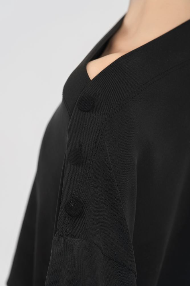 Ultra-comfort Buttoned Off-shoulder Top (Black)#260107