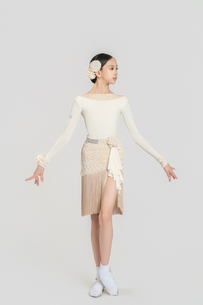 Satin-Gloss Bubble-Fleece Fringe Skirt（Off-White） #260114