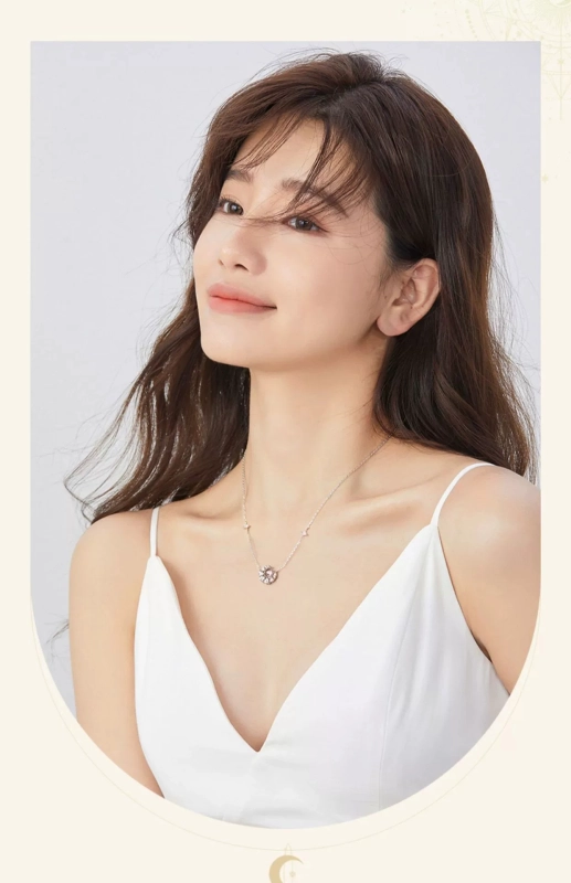 Fantasy Heart Moon Necklace Actress Moon Light Luxury Niche Design High-end Sensitive Heart Clavicle Chain