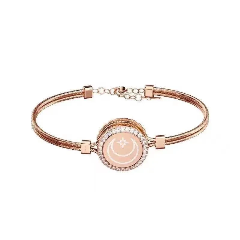 Smart couple bracelet gives gifts to lovers' wives in long-distance relationship