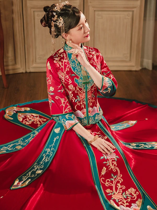 Couple Xiuhe clothing Chinese wedding dress wedding dress Fengguan Xiapei married out of the court clothing hit color