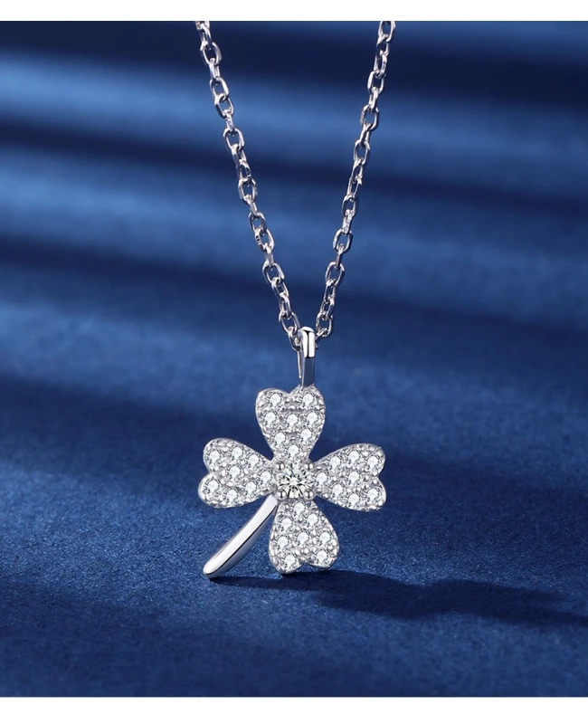 Four-leaf clover necklace ladies fashion trend light luxury niche design lucky clavicle chain boudoir honey Valentine's Day birthday gift for girlfriend wife