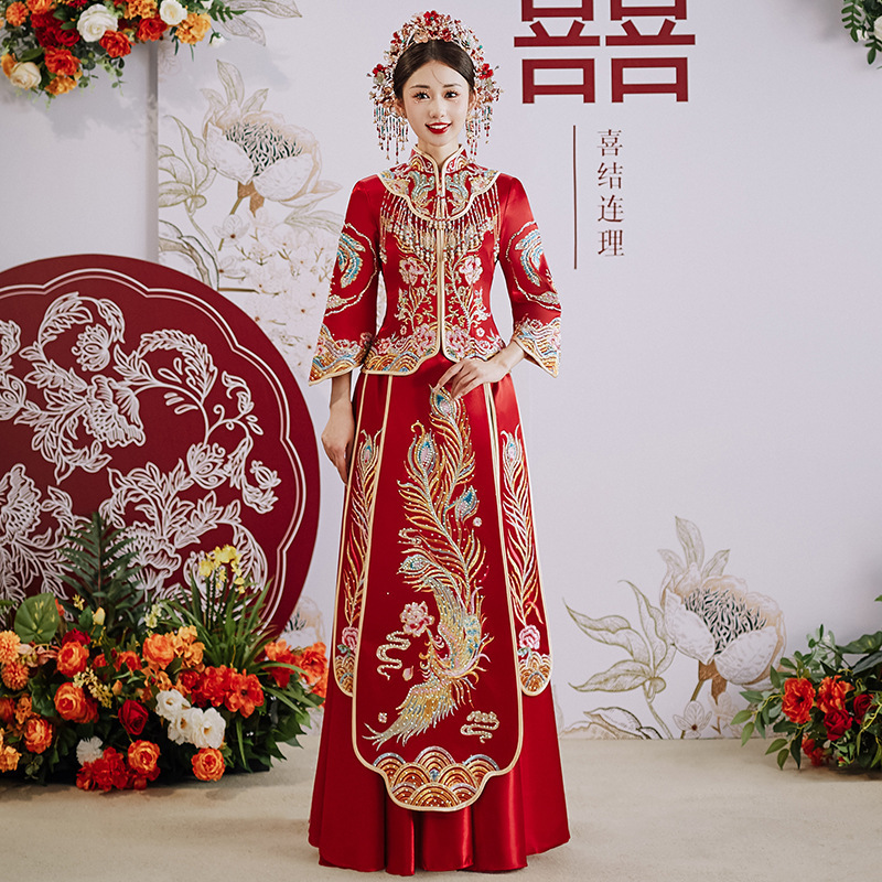 New bride satin wedding dress wedding Chinese style wedding dress dragon and phoenix gown couple suit Xiuhe
