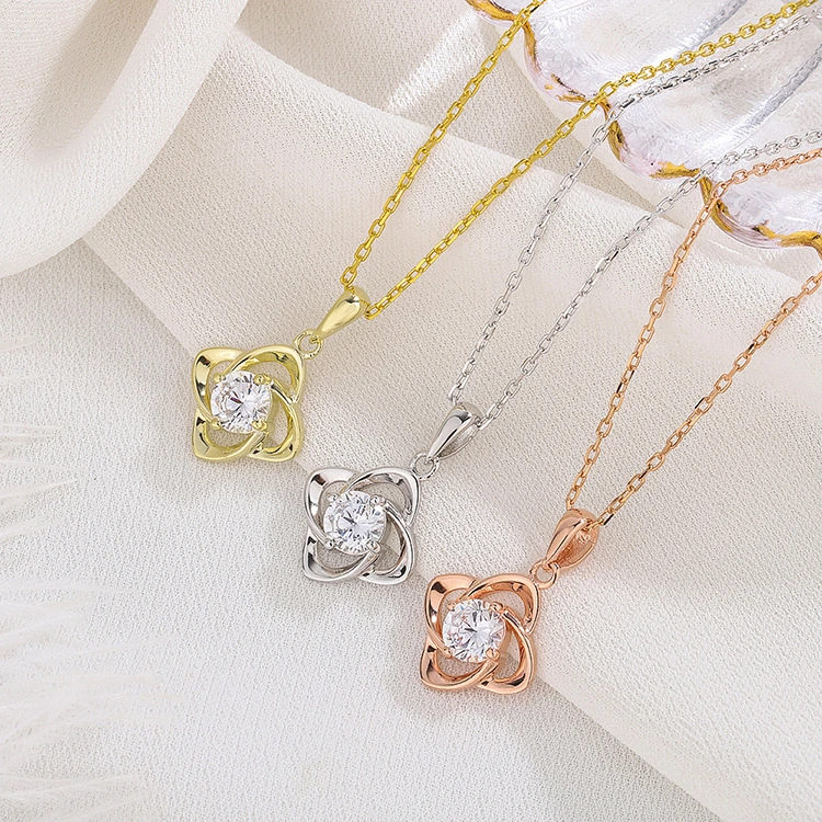 Coveney Diamond Lark Four-leaf Clover Necklace Women's Clavicle Chain Fashion Light Luxury Pendant Birthday Valentine's Day Gift for Girlfriend