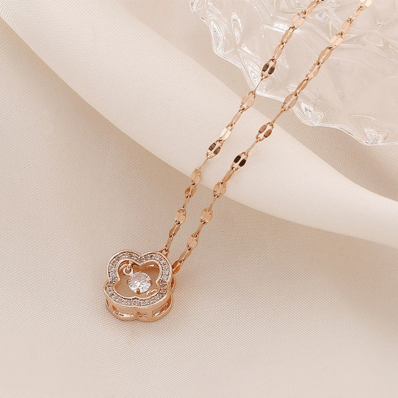 Simple Fashion New Simple Clover Necklace Female Beating Heart Titanium Steel Necklace Pendant