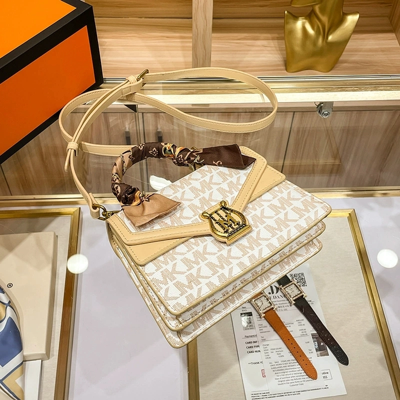 New retro fashion leather handbag bag shoulder Messenger small square bag lady shoutbao