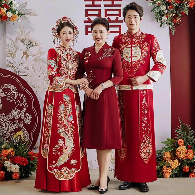 New bride satin wedding dress wedding Chinese style wedding dress dragon and phoenix gown couple suit Xiuhe