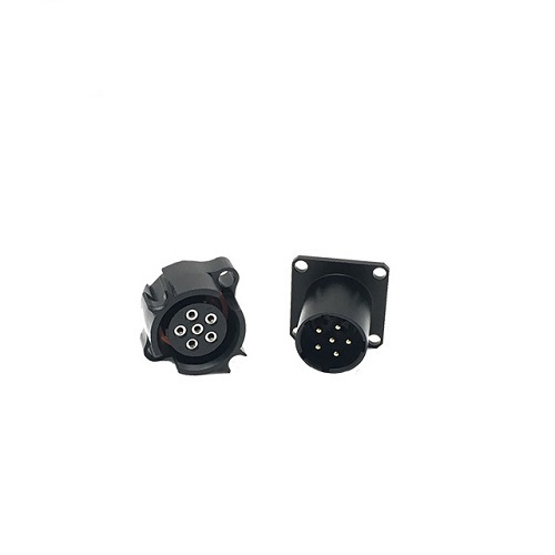 SC-C-179495 6pin female socket