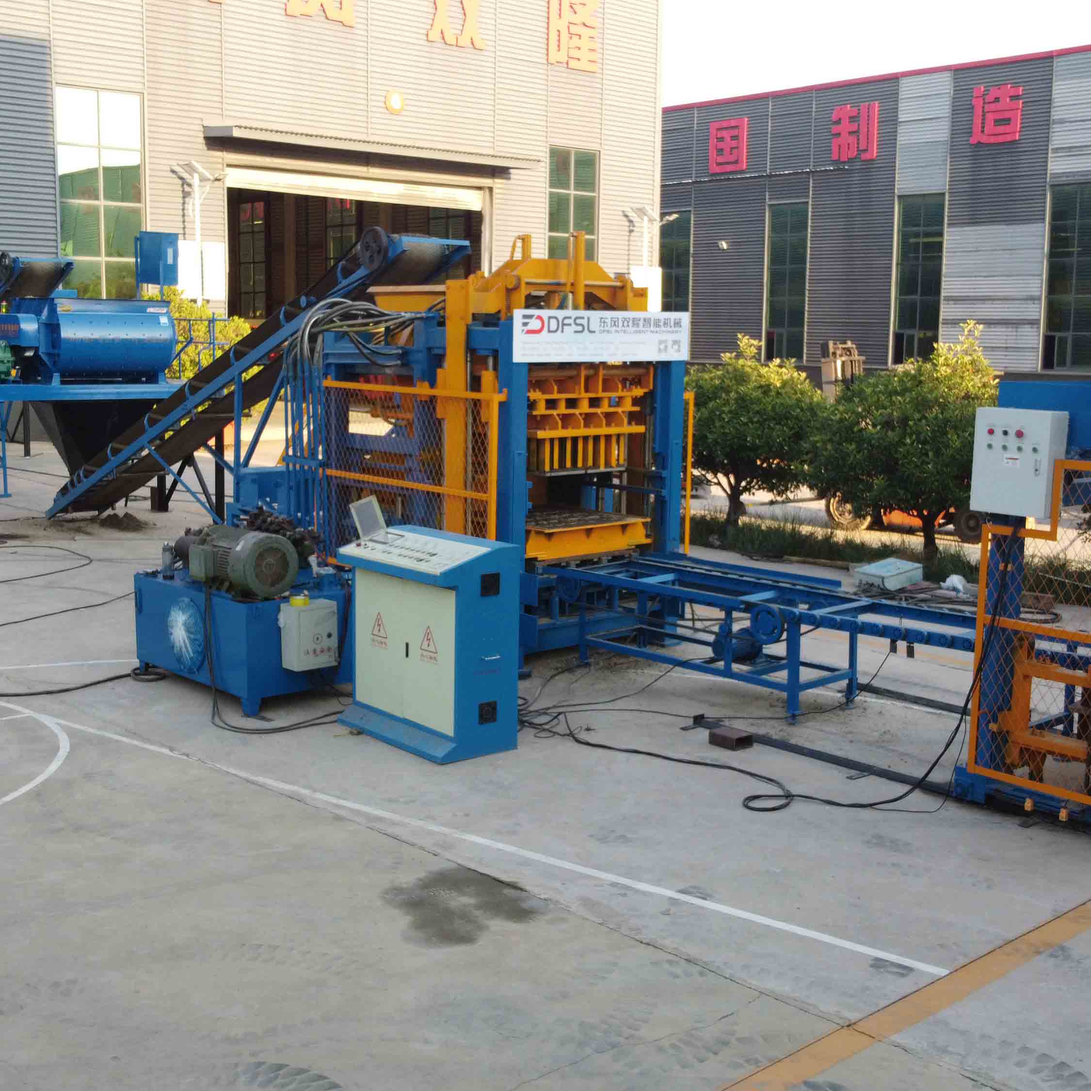 QT8-15 automatic hydraulic brick making machine full view 18000 PCS/8H capacity