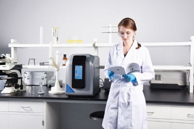 Ultra pure water machine