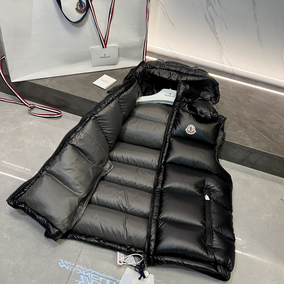 Moncler Bormes Down Vest Size 1~6